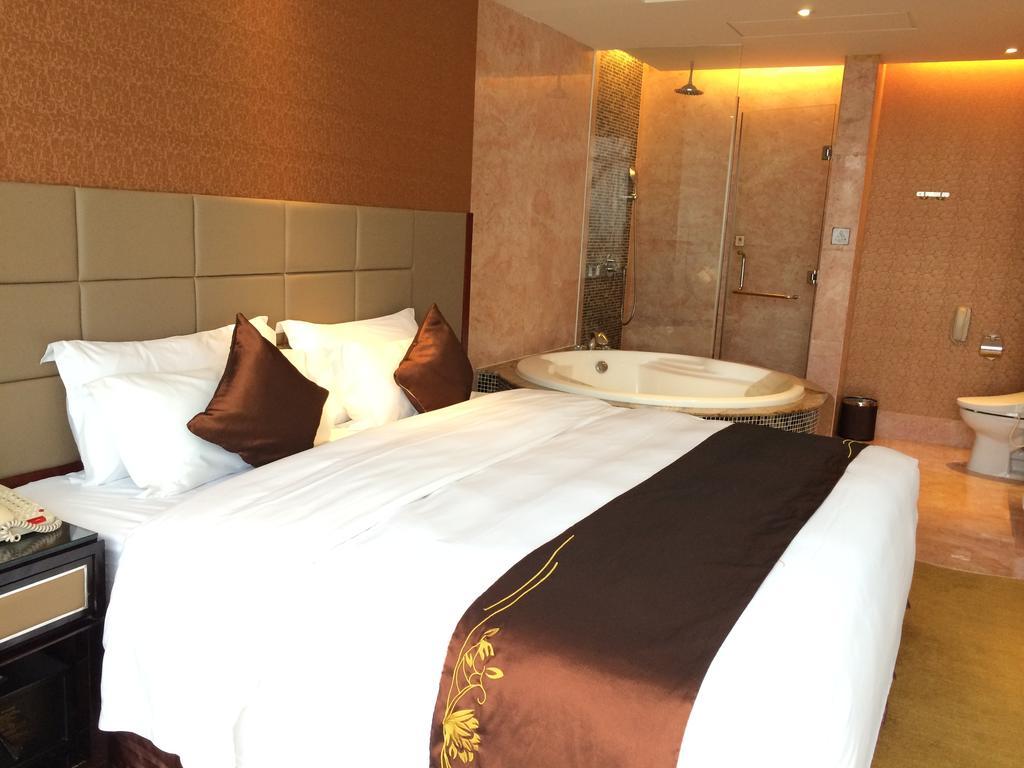 Shenzhen Baoan Royal International Hotel Exteriör bild