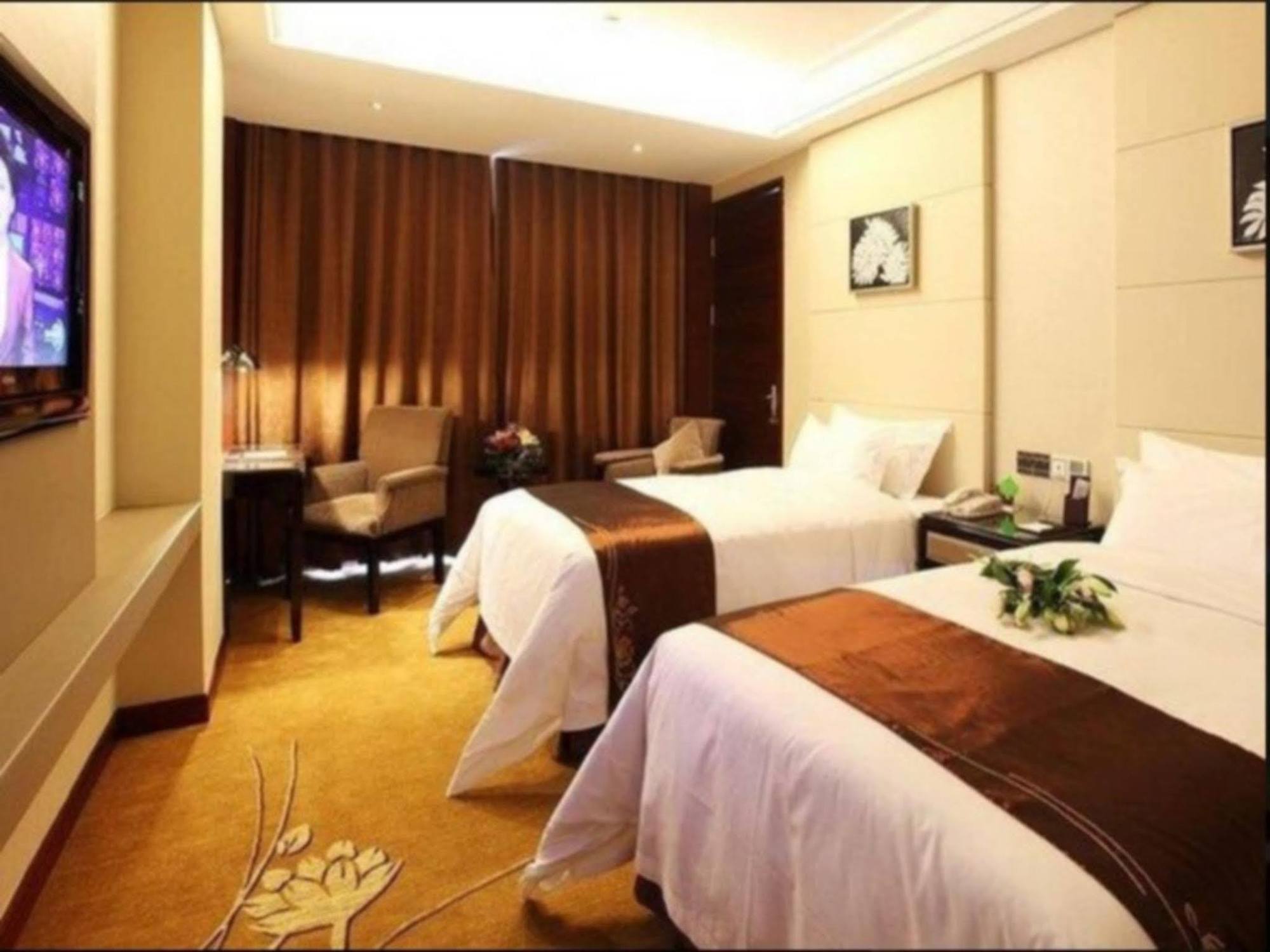 Shenzhen Baoan Royal International Hotel Exteriör bild